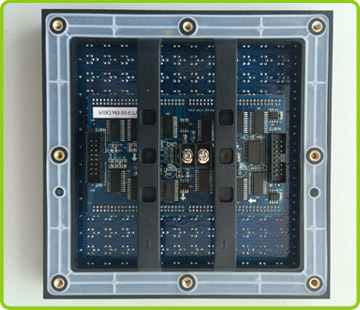 P6 Dışarıdaki Dijital Mobil Rel LED Reklam İşareti Ekranı Satıcılar ve OEM Ajansları için SDK Fonksiyonu ile 1